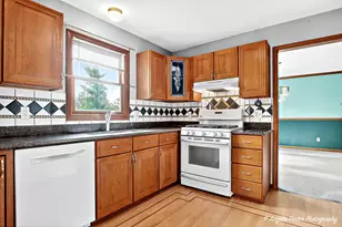 2215 Crystal Cir, Crystal Lake, IL 60012 - Photo 19