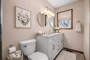 931 Canterbury Dr, Schaumburg, IL 60195 - Photo 25