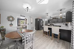 954 Holiday Dr, Lake Holiday, IL 60548 - Photo 9