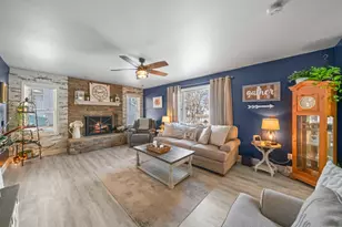 954 Holiday Dr, Lake Holiday, IL 60548 - Photo 5