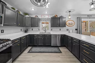 954 Holiday Dr, Lake Holiday, IL 60548 - Photo 11