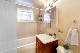 6828 N Greenview Ave, Chicago, IL 60626 - Photo 13