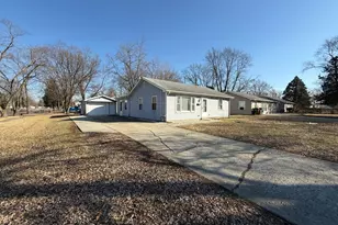 1700 Houston Ave, Joliet, IL 60433 - Photo 3