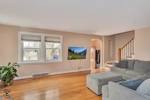 9857 S Hamlin Ave, Evergreen Park, IL 60805 - Photo 7