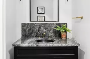 2227 W Huron St, Chicago, IL 60612 - Photo 13