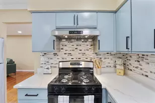 1356 Larchmont Dr, Buffalo Grove, IL 60089 - Photo 19