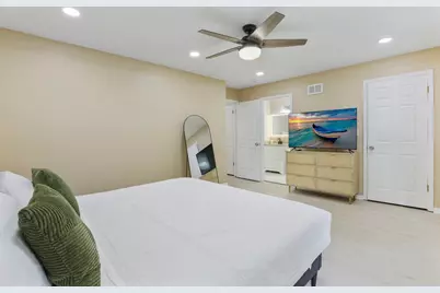 1356 Larchmont Drive, Buffalo Grove, IL 60089 - Photo 41