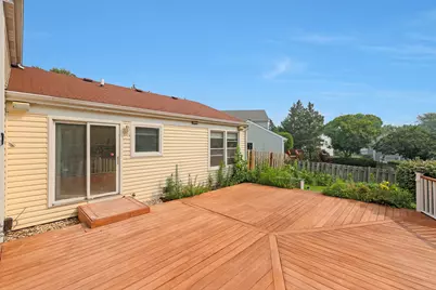 1356 Larchmont Drive, Buffalo Grove, IL 60089 - Photo 11