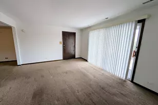 8143 Marion Dr, Justice, IL 60458 - Photo 3