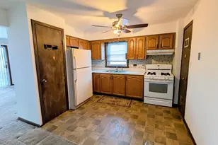 8143 Marion Dr, Justice, IL 60458 - Photo 5