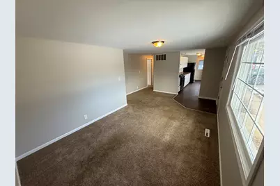 636 Jefferson Avenue, Carpentersville, IL 60110 - Photo 7