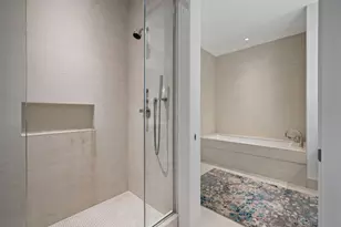 118 E Erie St, Chicago, IL 60611 - Photo 17