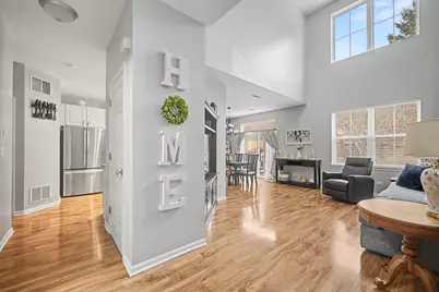 302 Tower Hill Drive #302, Saint Charles, IL 60175 - Photo 3