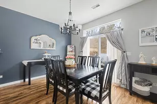 302 Tower Hill Dr, Saint Charles, IL 60175 - Photo 7