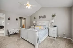 302 Tower Hill Dr, Saint Charles, IL 60175 - Photo 21