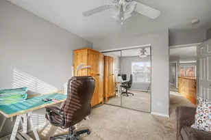 302 Tower Hill Dr, Saint Charles, IL 60175 - Photo 25