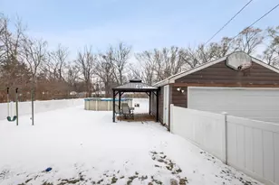 165 Nashua St, Park Forest, IL 60466 - Photo 17