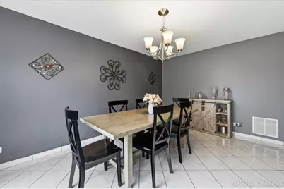 517 Danbury Drive, Carol Stream, IL 60188 - Photo 11