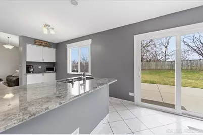 517 Danbury Drive, Carol Stream, IL 60188 - Photo 13