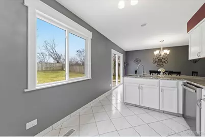 517 Danbury Drive, Carol Stream, IL 60188 - Photo 15