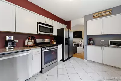 517 Danbury Drive, Carol Stream, IL 60188 - Photo 17