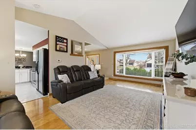 517 Danbury Drive, Carol Stream, IL 60188 - Photo 3