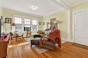 242 S Maple Ave, Oak Park, IL 60302 - Photo 3