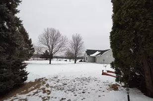 100 SW Thornhill Dr, Poplar Grove, IL 61065 - Photo 7