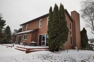 100 SW Thornhill Dr, Poplar Grove, IL 61065 - Photo 5