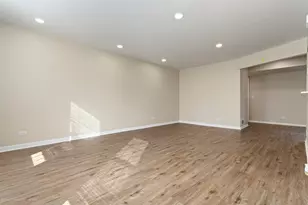 653 Serendipity Dr, Aurora, IL 60504 - Photo 3