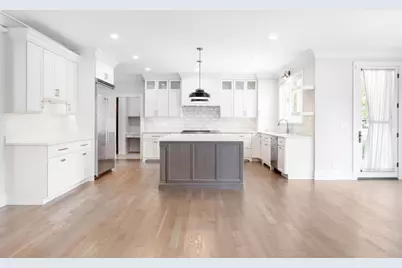 469 S Sunnyside Avenue, Elmhurst, IL 60126 - Photo 9