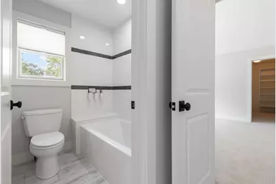 469 S Sunnyside Avenue, Elmhurst, IL 60126 - Photo 17