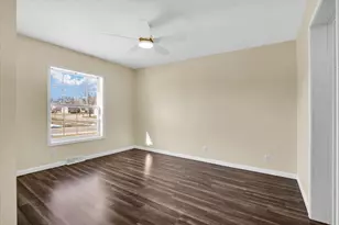 1404 Greenridge Dr, Urbana, IL 61802 - Photo 13