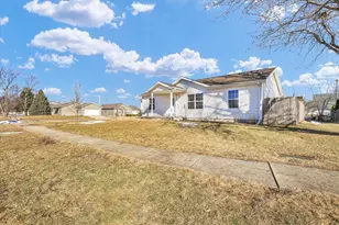 1404 Greenridge Dr, Urbana, IL 61802 - Photo 3