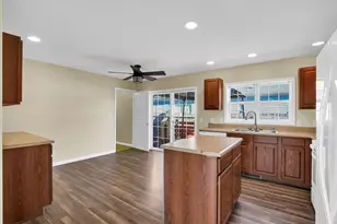 1404 Greenridge Dr, Urbana, IL 61802 - Photo 9