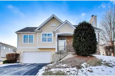 552 Lincoln Station Drive, Oswego, IL 60543 - Photo 1