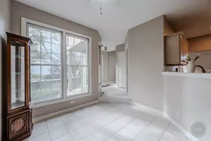 510 Harlowe Ln, Naperville, IL 60565 - Photo 5