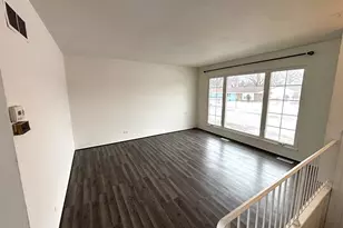 335 Shiloh Ln, Elgin, IL 60120 - Photo 3