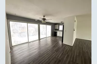 335 Shiloh Lane, Elgin, IL 60120 - Photo 7