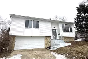 335 Shiloh Ln, Elgin, IL 60120 - Photo 1