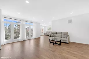 640 McHenry Rd, Wheeling, IL 60090 - Photo 3