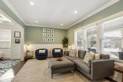 930 N Taylor Avenue, Oak Park, IL 60302 - Photo 5