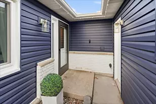 1690 Cape Breton Ct, Hoffman Estates, IL 60192 - Photo 3