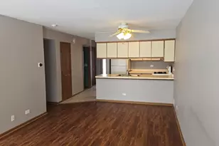 482 Nicole Dr, Bartlett, IL 60103 - Photo 3