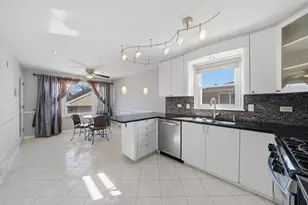 8215 Austin Ave, Burbank, IL 60459 - Photo 19