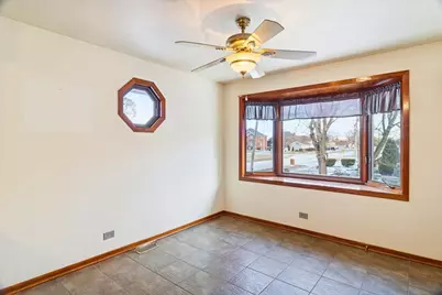 8301 Normandy Avenue, Burbank, IL 60459 - Photo 13