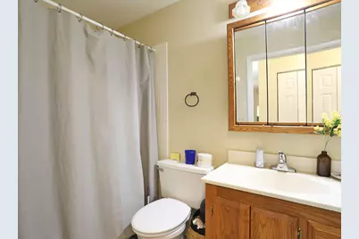 [Address not provided], Rolling Meadows, IL 60008 - Photo 9