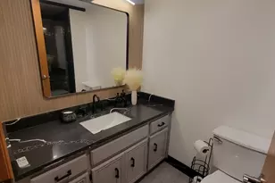 10418 S Keating Ave, Oak Lawn, IL 60453 - Photo 9