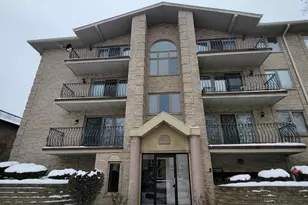 10418 S Keating Ave, Oak Lawn, IL 60453 - Photo 1