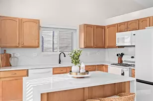 1973 Eastwick Ln, Aurora, IL 60503 - Photo 13